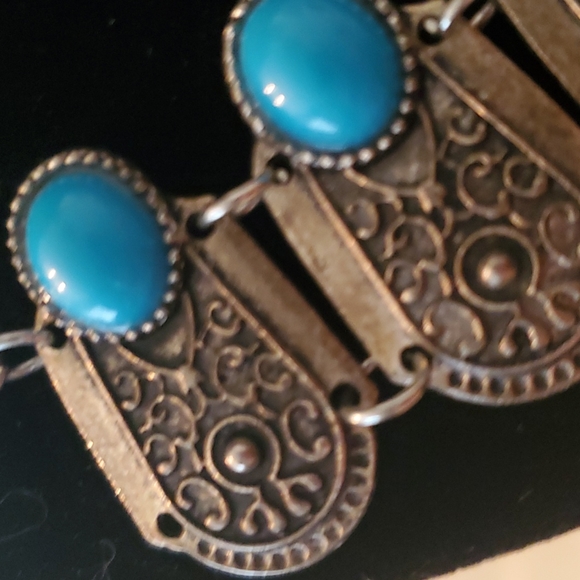 VINTAGE SILVER TONE FAUX TURQUOISE COIN DESIGN NECKLACE. - Picture 5 of 8